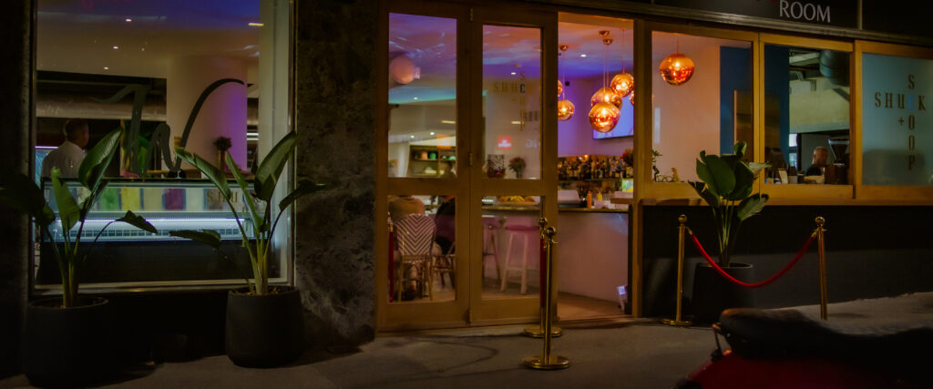 Shuck +Scoop Capetown SS NIGHT Front Exterior 1